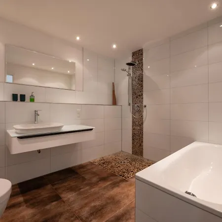 Luxuswohnung Mit Weserblick Naehe Бремен